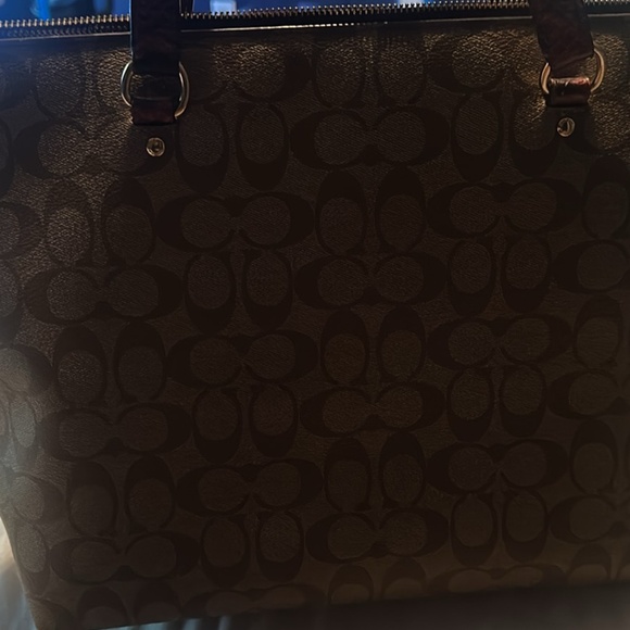 COACH SIGNATURE GALLERY TOTE CANVAS BAG WOMENS STYLE : F88233 - Picture 1 of 4